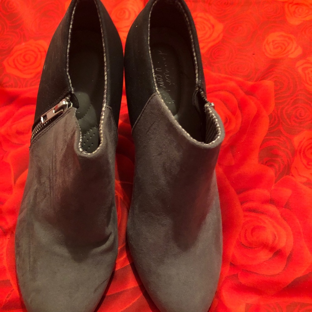 Grey Booties - Picture 2 of 3